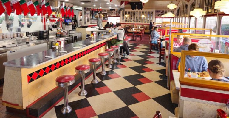 These Iconic Arizona Roadside Restaurants Are Worth Crossing County Lines For