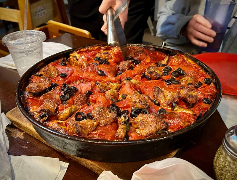Pequod's Pizza – Chicago