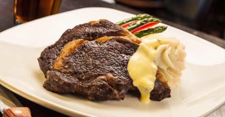 These Iowa Lunch Joints Never Slow Down Because One Bite Is All It Takes