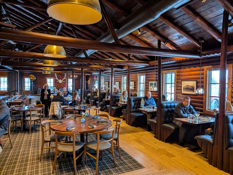 Karl's Cabin Restaurant & Banquets, Plymouth