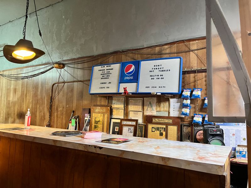 Big Apple Inn — Jackson, MS