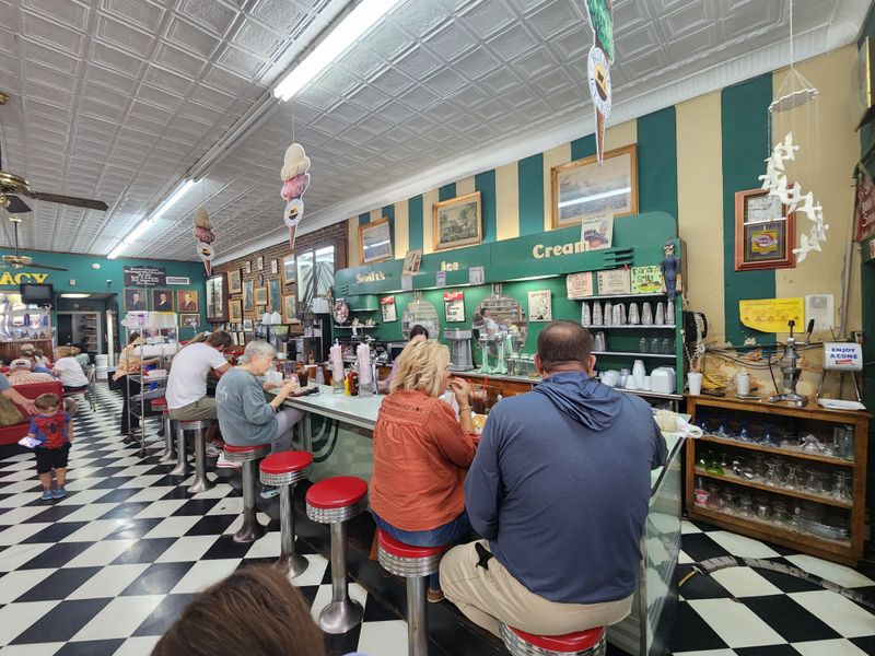 Borroum's Drug Store & Soda Fountain — Corinth