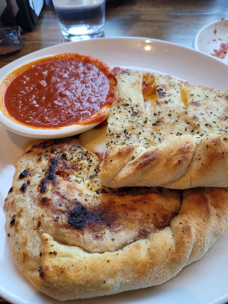 A Warm Welcome To The Knots