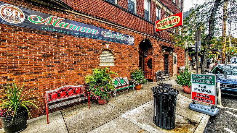 Mama Santa's Restaurant and Pizzeria, Cleveland
