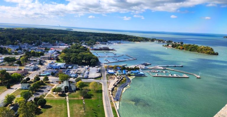 These Ohio Lake Erie Harbor Towns Will Turn An April Outing Into A Treat