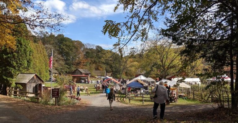 These Pennsylvania Petting Zoos And Family Farms Make Easter Even More Special