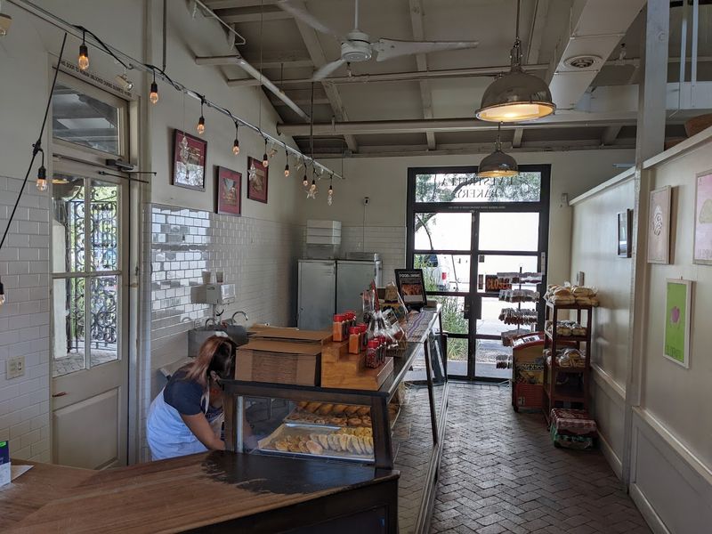 La Estrella Bakery Inc.