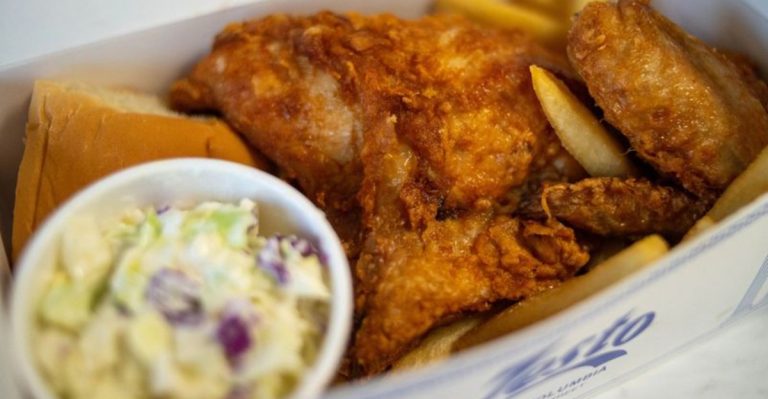 These South Carolina Fried Chicken Spots Stay Packed Without Ever Advertising