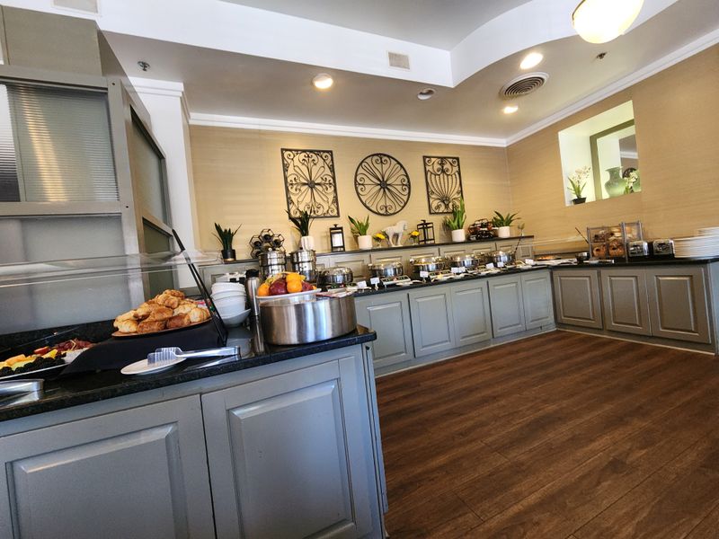 Swamp Fox Restaurant at Francis Marion Hotel – Charleston