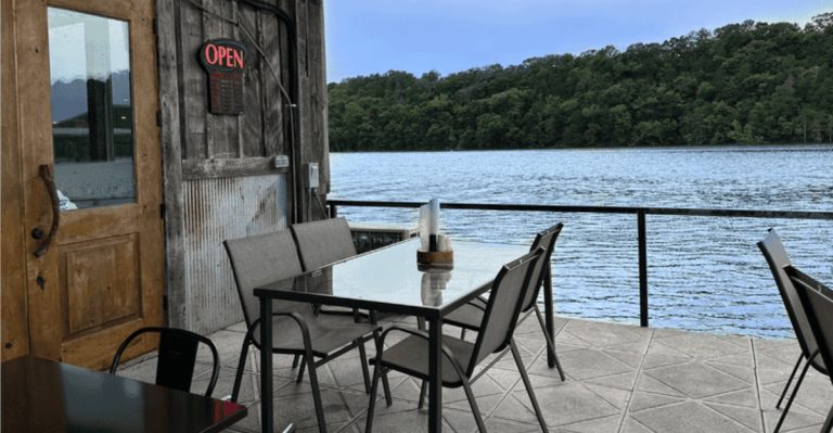These South Dakota Riverfront Restaurants Have Missouri River Views (And Even Better Food)