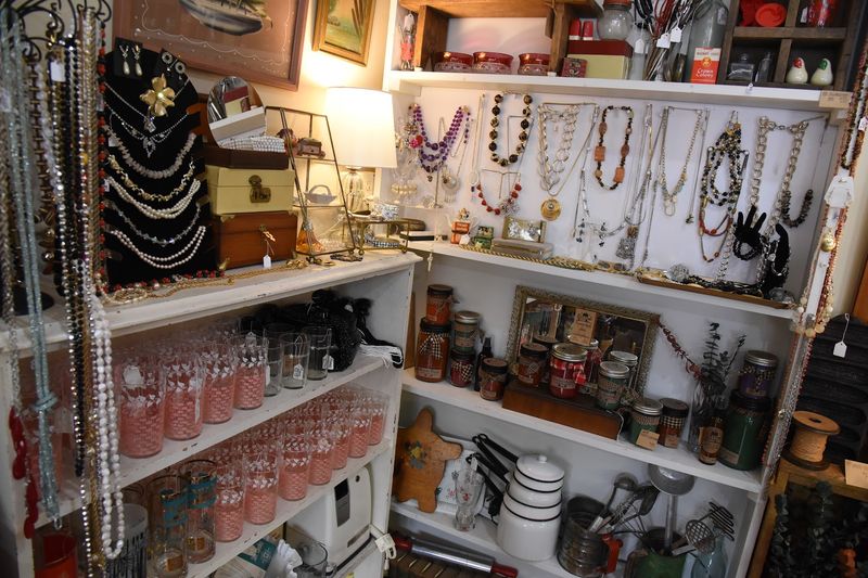 Third Coast Antiques (Michigan City area / Illinois border stops) Third Coast Antiques (Michigan City area / Illinois border stops)