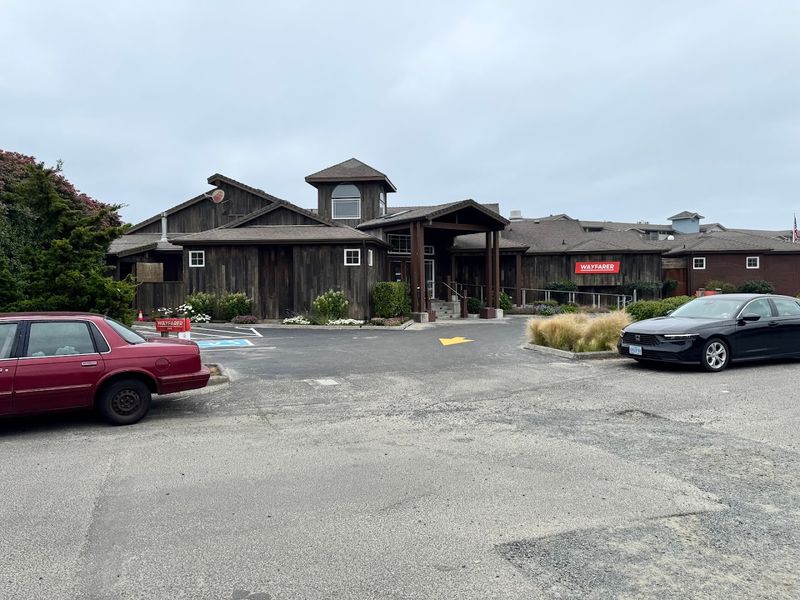 Wayfarer Restaurant & Lounge