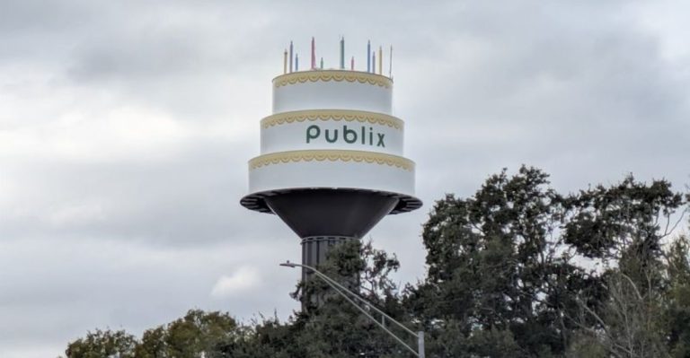 This 146-Foot-Tall Publix Cake Tower In Florida Is One Of The Most Unusual Landmarks In The State