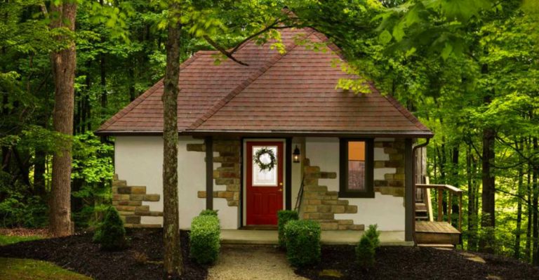 This Adults-Only Ohio Inn Brings A Touch Of Scotland To The Heart Of Hocking Hills