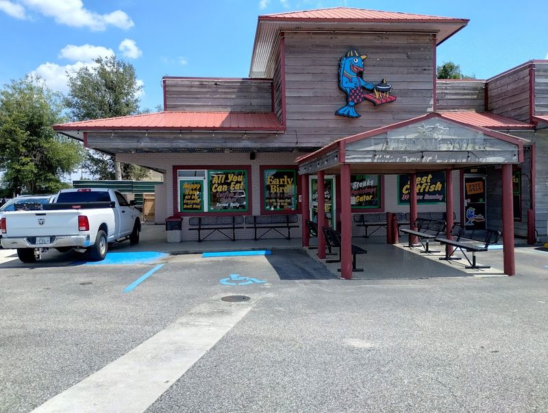 All-You-Can-Eat Coleslaw And Biscuits That Never Stop Coming