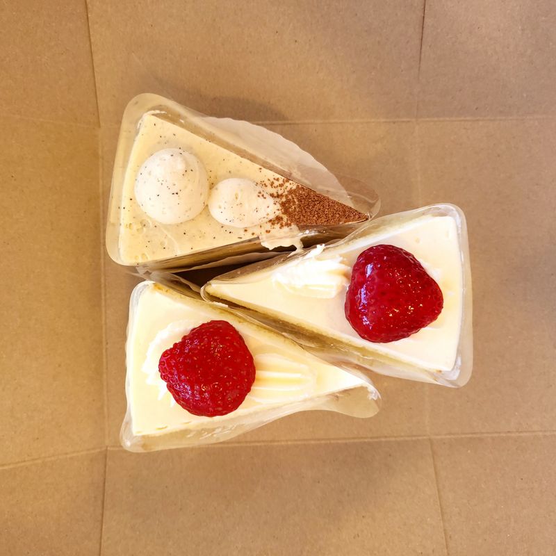 Strawberry Cake That Dreams Are Made Of