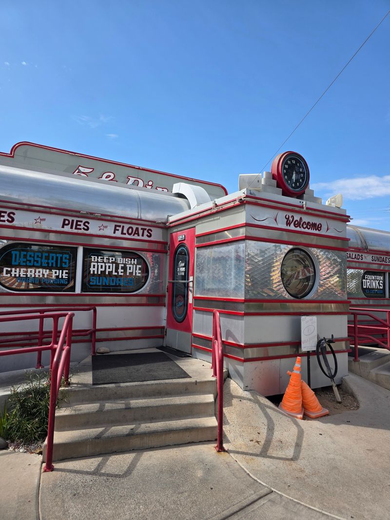 Classic Fifties Atmosphere That Transports You Back