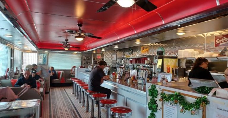 This Arizona Old School Diner Has Meatloaf Totally Worth A 2026 Road Trip