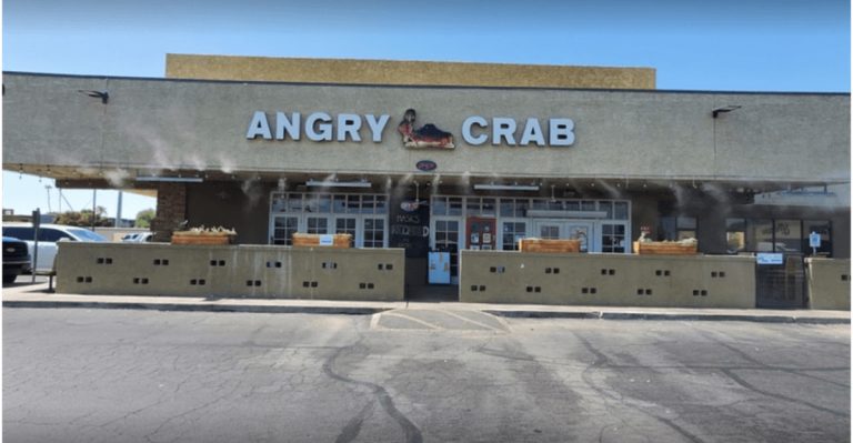 This Arizona Seafood Spot Serves Crab So Good, Locals Say Every Mile Counts