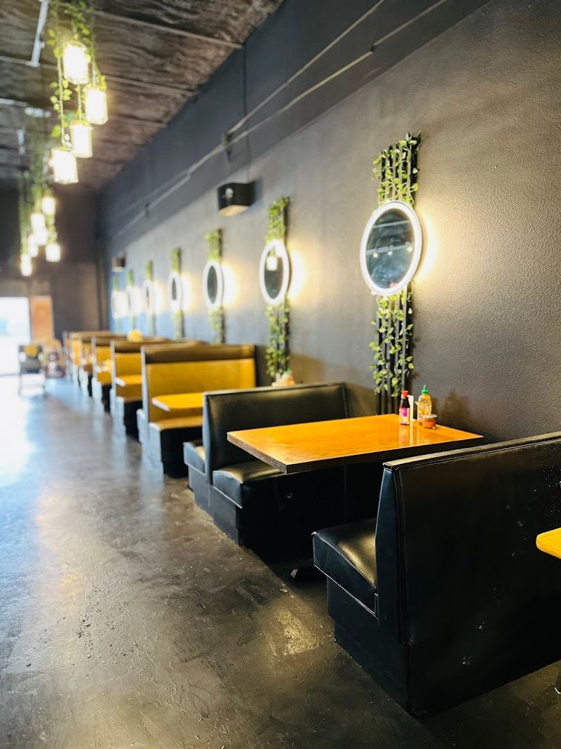 A Cozy Eatery Winning Attention From Pho Lovers