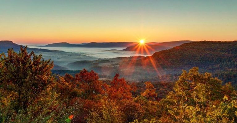 This Arkansas Overlook Offers A Breathtaking View That Might Be The State’s Best-Kept Secret