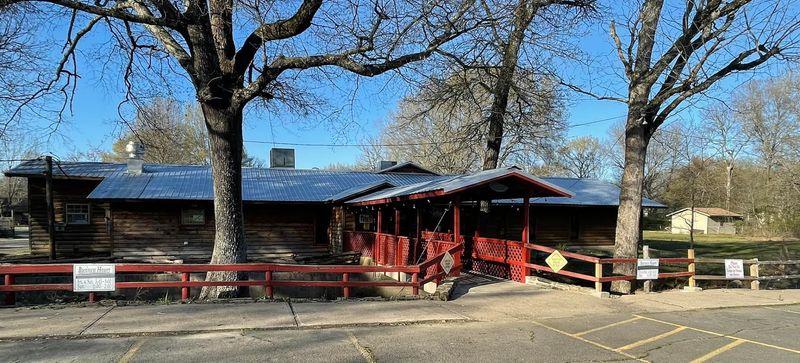 A Quiet Roadside Spot With A No-Frills Exterior