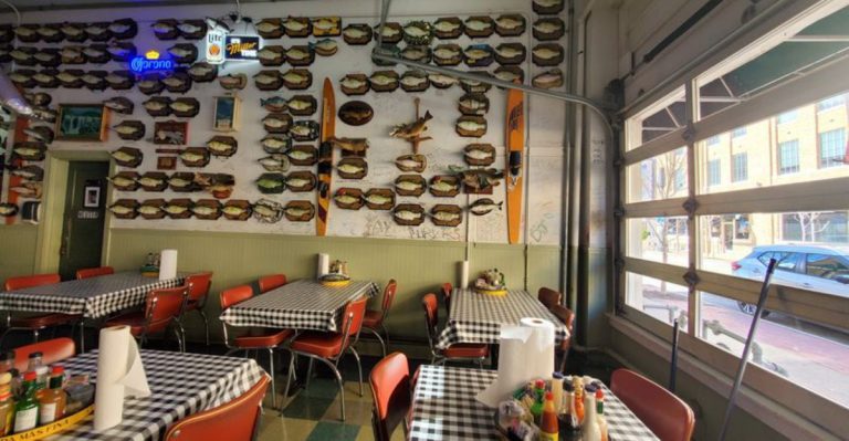 This Arkansas Restaurant’s Grouper Sandwich Is Unforgettable