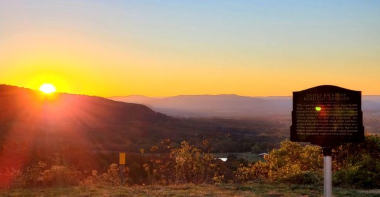 This Arkansas Scenic Overlook Might Be The Most Beautiful View In The South In 2026