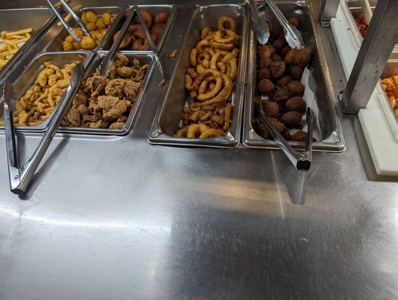 A Buffet Built on River Traditions