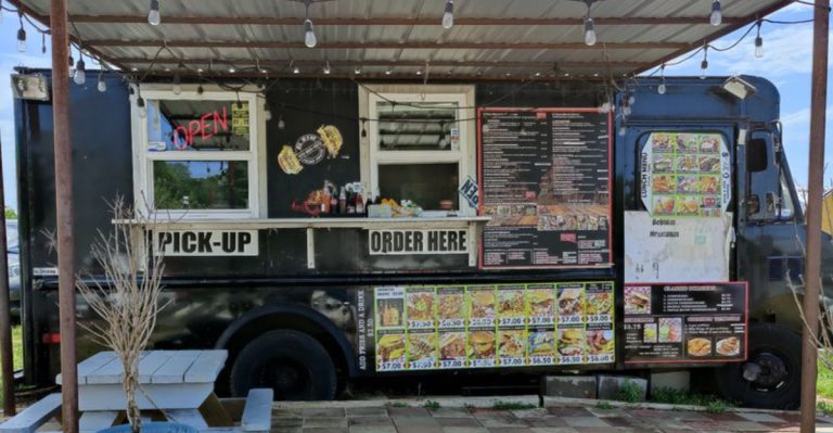 This Arkansas Taco Truck Serves Pulled Pork Tacos So Popular They Sell Out Each Day