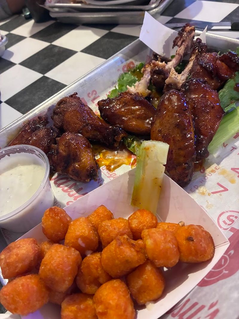 Smoked Wings Redefine Modern Crunch Obsession