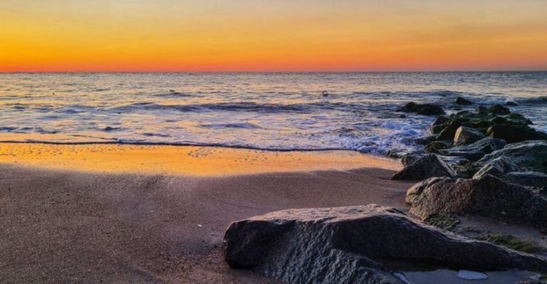 This Beach Town In South Carolina Is So Peaceful, You’ll Forget Your Phone Exists