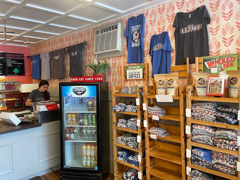 This Beloved Bakery In Maine Serves Donuts That Keep People Coming Back