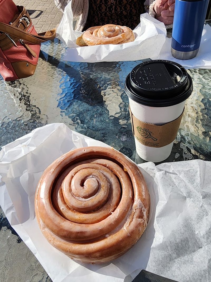 This Beloved Bakery In Maine Serves Donuts That Keep People Coming Back