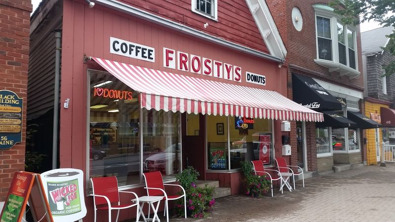 This Beloved Bakery In Maine Serves Donuts That Keep People Coming Back