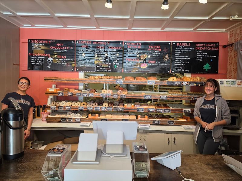This Beloved Bakery In Maine Serves Donuts That Keep People Coming Back