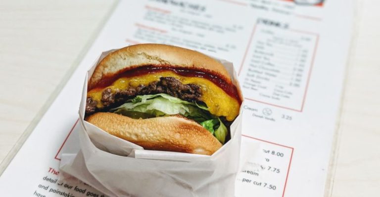This Beloved California Drive-In Serves Burgers The Same Way It Has Since The ’50s
