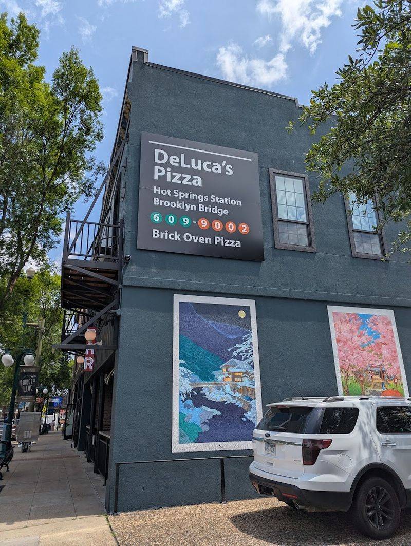 A Downtown Arkansas Pizza Spot Locals Swear By