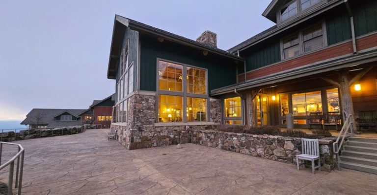 This Breathtaking Dining Spot In Arkansas Is Pure Visual Magic