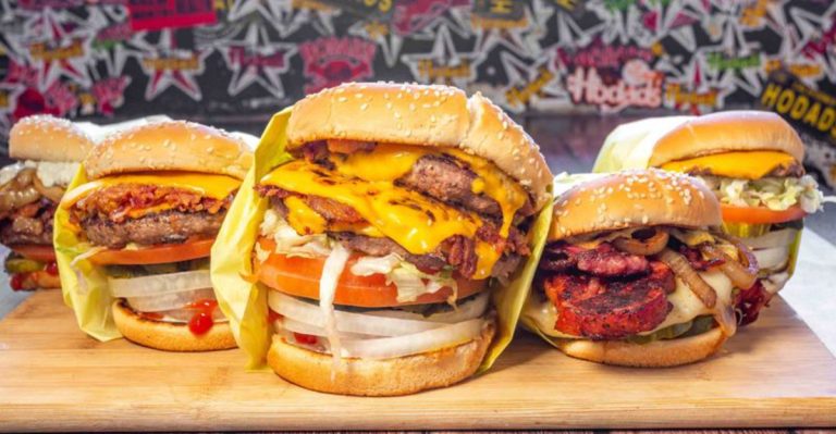This California Burger Joint Is So Packed, People Wait Hours Just For Its Double Cheeseburgers