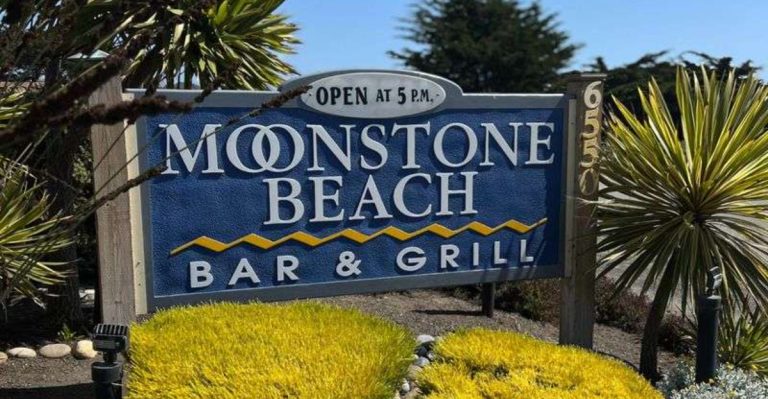 This California Coastal Grill Serves All-You-Can-Eat Seafood Platters With Views To Match