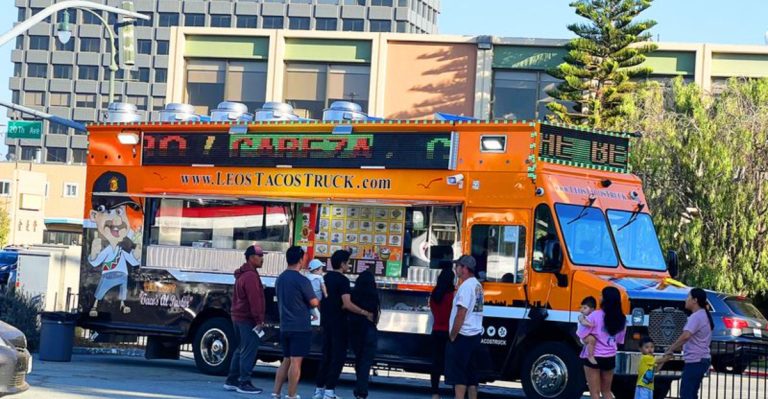 This California Food Truck Is So Good, People Drive Hours Just To Find It