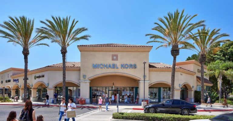 This California Outlet Mall Makes The Long Drive Feel Completely Worth It