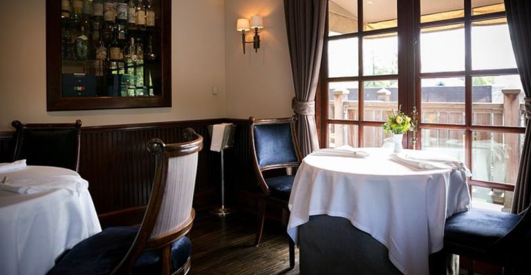 This California Restaurant Has Been Crowded For Decades And It’s Still Impossible To Get A Table