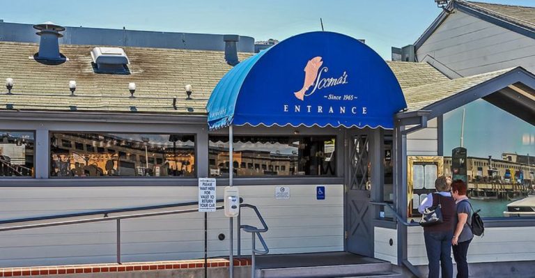 This California Seafood Restaurant Serves Crab Cakes Like No Other