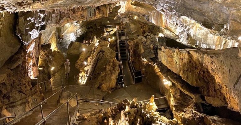 This Cave Tour In Pennsylvania Takes You To Incredible Underground Formations