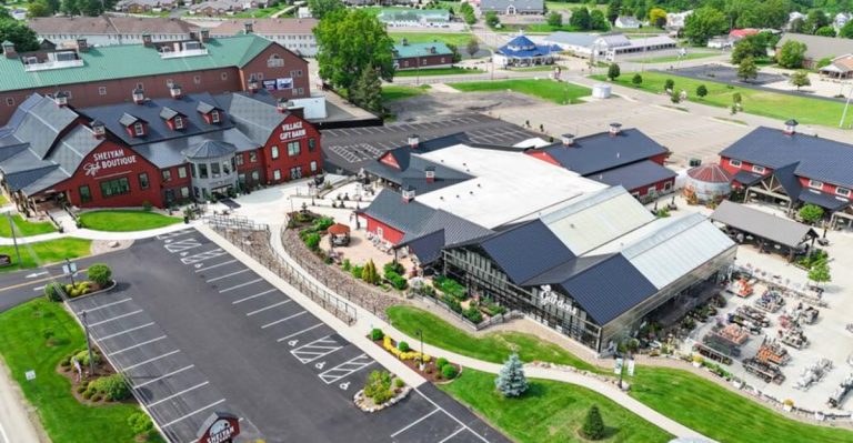 This Charming Amish Country Market In Ohio Feels Like A Hidden World Of Finds (And It Totally Is)