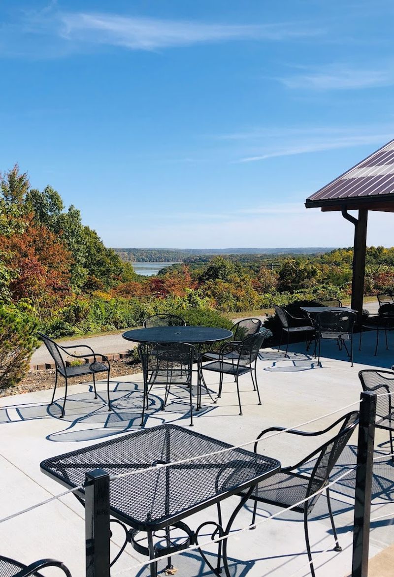 The Lake Monroe View That Stops You Mid-Sentence