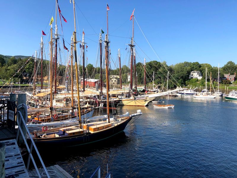 This Charming Maine Seaside Town Is One Of The State's Prettiest Escapes
