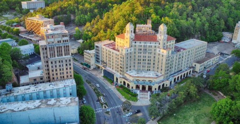 This Charming Mountain Town In Arkansas Is A Treasure For Nature And History Lovers